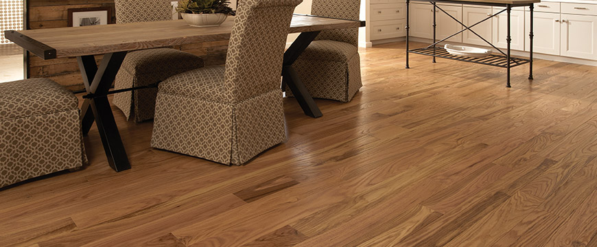 Somerset Hardwood Classic Collection in Natural Red Oak shade
